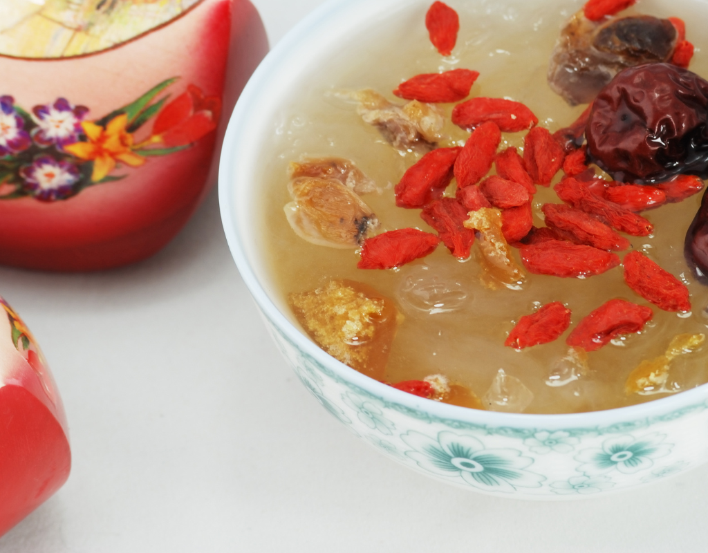 燕窝中哪些成分对癌症患者有益？
