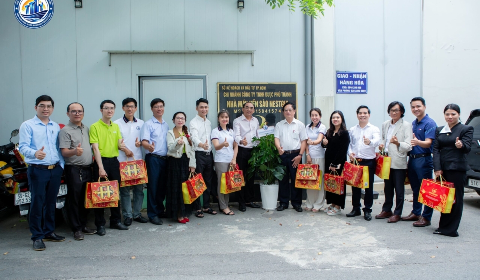 doan doanh nghiep tan thoi hiep tham nha may anh8