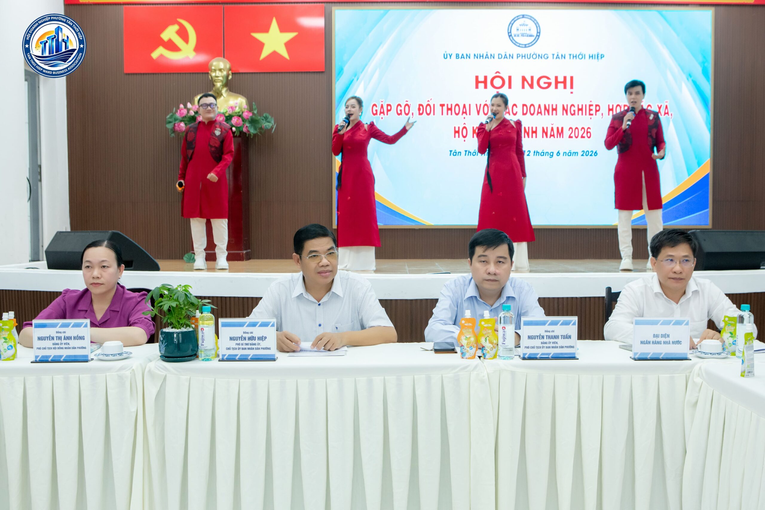 Lãnh đạo phường Tân Thới Hiệp tham dự Hội nghị Gặp gỡ, Đối thoại với Doanh Nghiệp 2026 Lãnh đạo phường Tân Thới Hiệp tham dự Hội nghị Gặp gỡ, Đối thoại với Doanh Nghiệp 2026