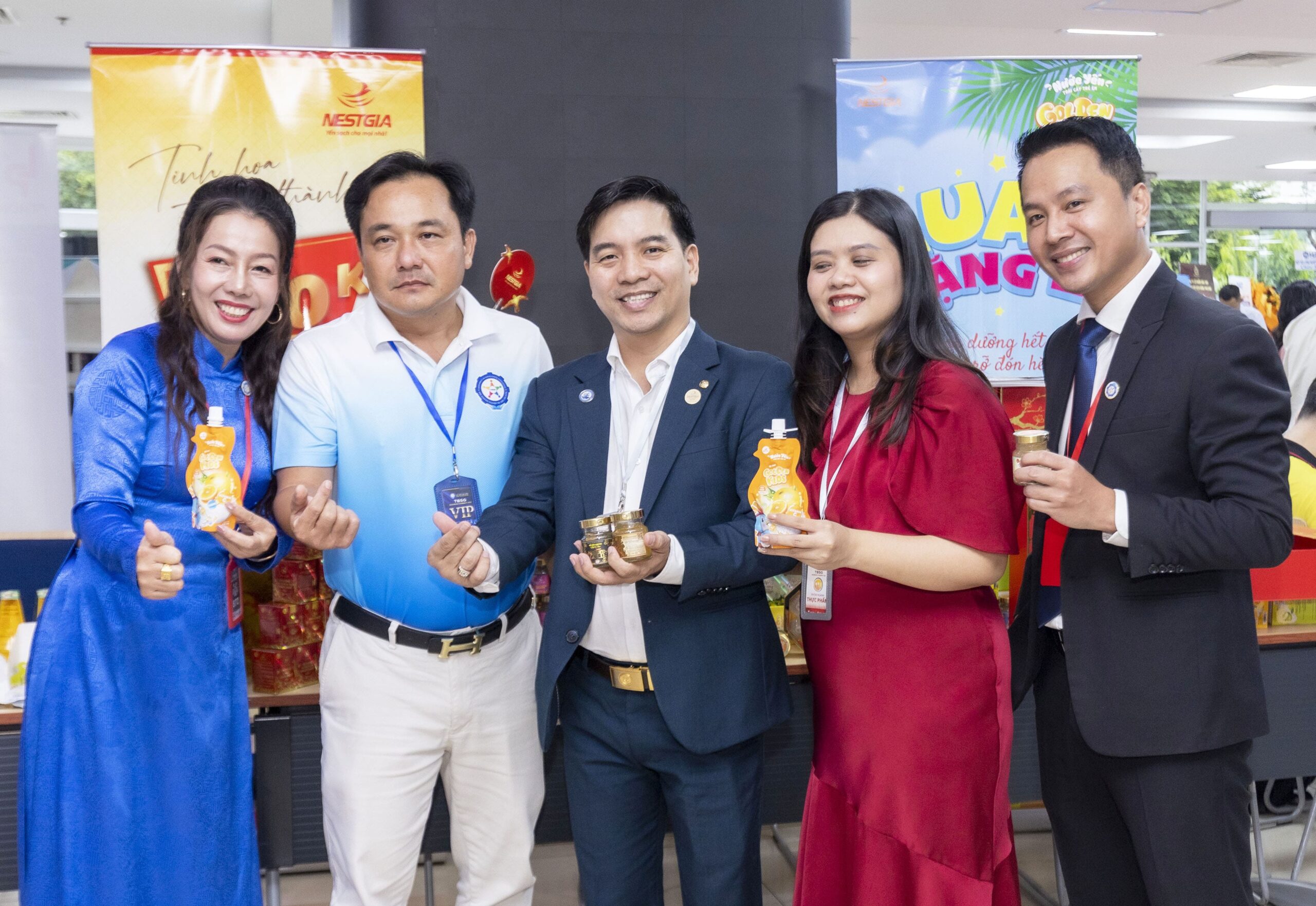 Sản phẩm Nước yến cốt trái cây dinh dưỡng GOLDENKIDS của NestGia nhận được sự ủng hộ nồng nhiệt từ các doanh nhân Sản phẩm Nước yến cốt trái cây dinh dưỡng GOLDENKIDS của NestGia nhận được sự ủng hộ nồng nhiệt từ các doanh nhân