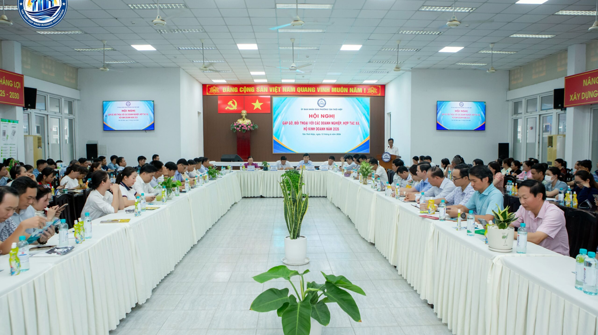 Chúc mừng Hội nghị Gặp gỡ, Đối thoại Doanh nghiệp phường Tân Thới Hiệp năm 2026 diễn ra thành công, tốt đẹp